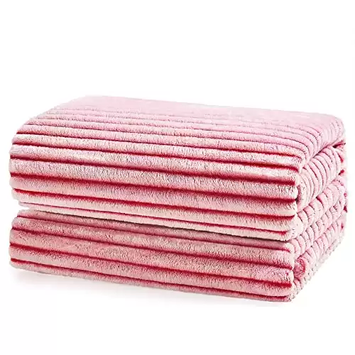BEDELITE Fleece Blanket Twin Size – 3D Ribbed Jacquard Soft and Warm Decorative Fuzzy Blankets – Cozy, Fluffy, Plush Lightweight Throw Blankets for Couch, Bed, Sofa(Red and White, 60x80 inches)