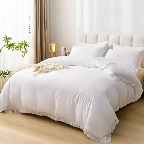Smoofy Queen Comforter Set White Tassel Boho Bohemian Cute Soft Tufted Microfiber Bedding Sets Modern Style for Men and Women (1 Comforter + 2 Pillowcases)