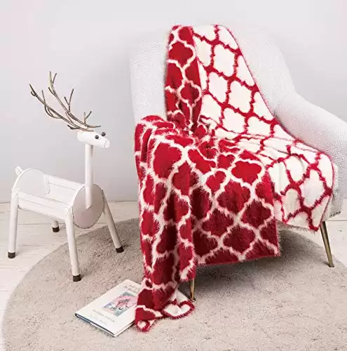 eUty Christmas Throw Blanket for Couch Reversible Knitted Nylon Eyelash Yarn Red/White Diamond Pattern Throw Blanket