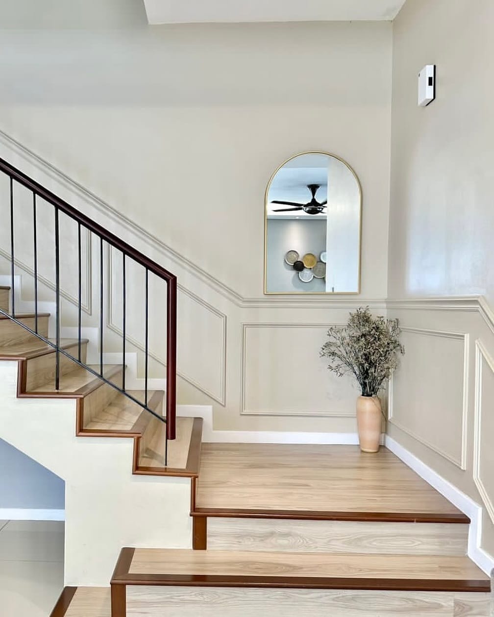 19 Wall above Stairs Decor Ideas to Love in 2024 - Aesther Living